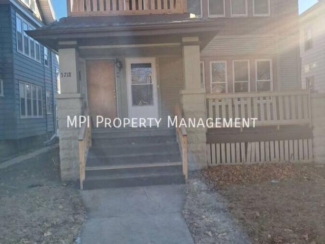 2 BR, 1 BA Apartment 3716 N 17TH ST, MILWAUKEE, WI 53206