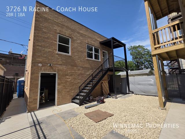2 BR, 1 BA Apartment 3726 N Racine, Chicago, IL 60613