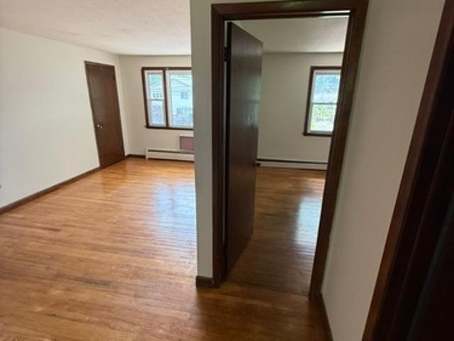 2 BR, 1 BA Apartment 372 Park St, Unit 7, Bristol, CT 06010