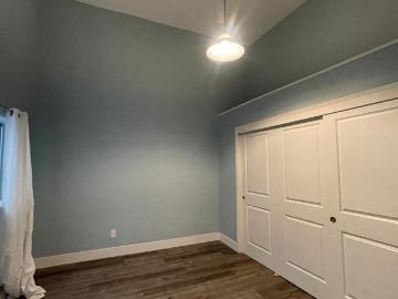 2 BR, 1 BA Apartment 375 12th Street, Oakland, CA 94607