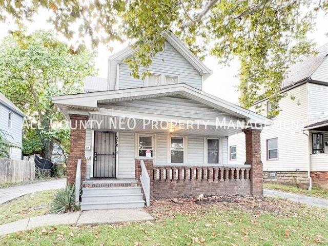 2 BR, 1 BA Apartment 378 E 156th St Cleveland, OH 44110