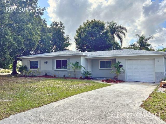 2 BR, 1 BA Apartment 3792 26th ave N, St Petersburg, FL 33713