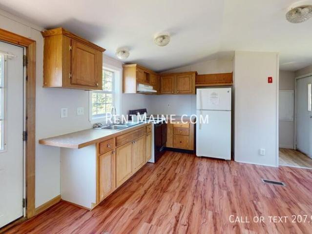 2 BR, 1 BA Apartment 37 Pheasant Hill Mobile Home Park, Milford, ME 04461