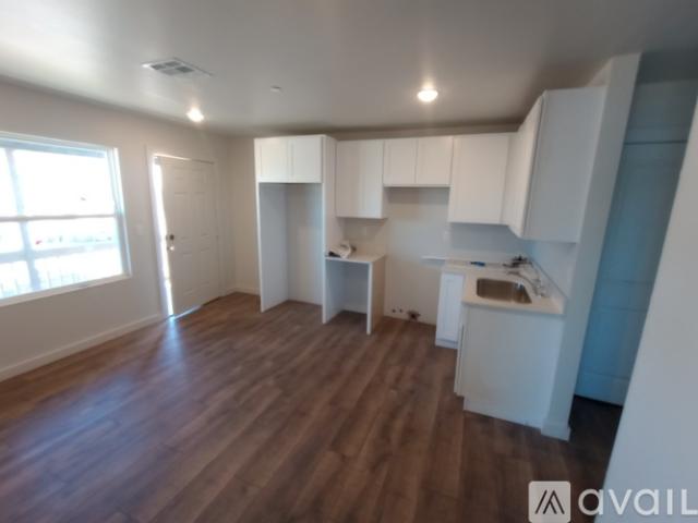 2 BR, 1 BA Apartment 3809 South Hudson Avenue, Unit A, Oklahoma City, OK 73109