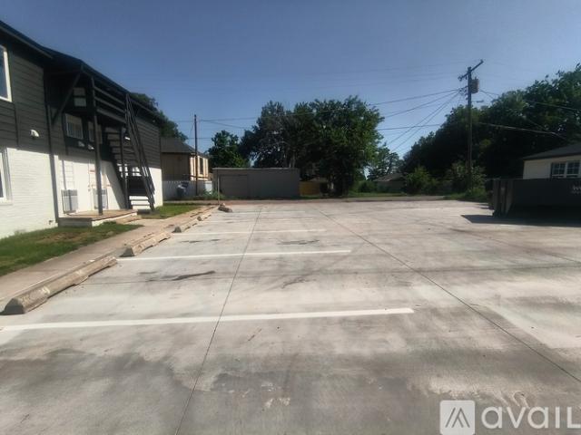 2 BR, 1 BA Apartment 3809 South Hudson Avenue, Unit 3809B, Oklahoma City, OK 73109