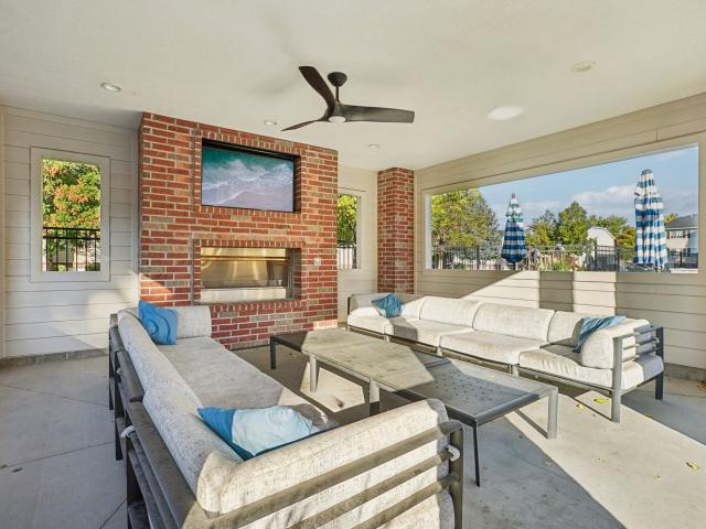 2 BR, 1 BA Apartment 381 N Washington Blvd Unit E106, Ogden, UT 84404