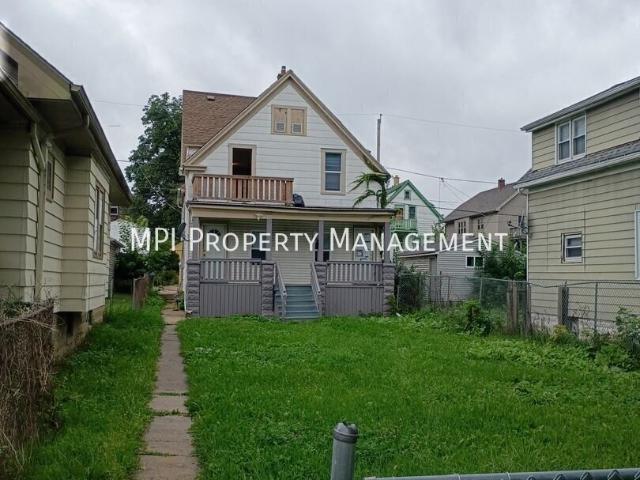 2 BR, 1 BA Apartment 3835 N 11TH ST, MILWAUKEE, WI 53206