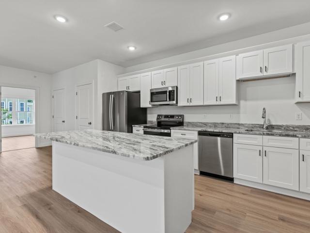 2 BR, 1 BA Apartment 386 St John St, Portland, ME 04102