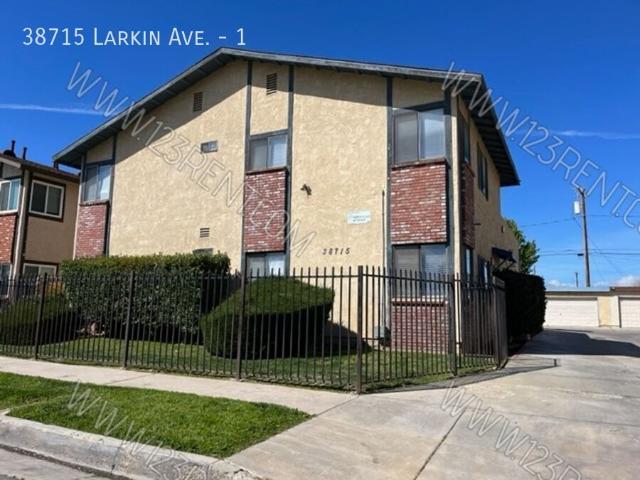 2 BR, 1 BA Apartment 38715 Larkin Ave Palmdale, CA 93550