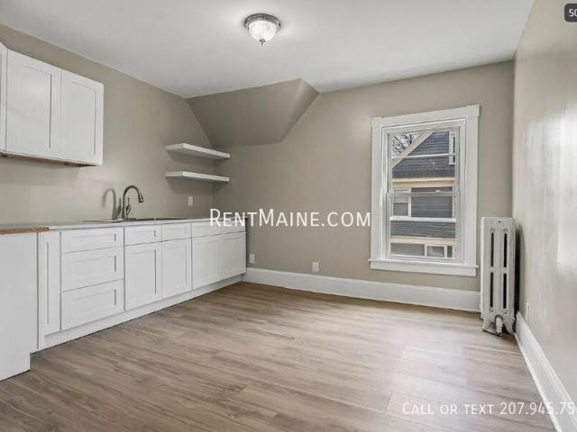 2 BR, 1 BA Apartment 38 Jefferson St. Apt Lewiston, ME 04240
