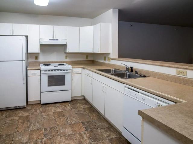 2 BR, 1 BA Apartment 3904 S Prairie Hill Ln Unit 1 202, Milwaukee, WI 53228