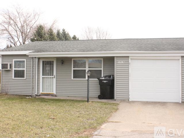 2 BR, 1 BA Apartment 3909 Victoria Ct, Unit 3909, St. Joseph, MI 49085