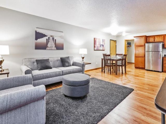 2 BR, 1 BA Apartment 390 9th Avenue Southwest Unit 06, Forest Lake, MN 55025