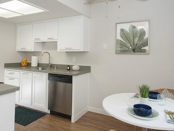 2 BR, 1 BA Apartment 3910 Auburn Blvd Unit 09, Sacramento, CA 95821