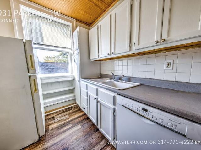 2 BR, 1 BA Apartment 3931 Parker, St. Louis, MO 63116
