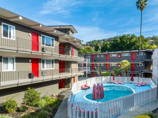 2 BR, 1 BA Apartment 3979 Alhambra Avenue Unit 325, Martinez, CA 94553