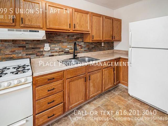 2 BR, 1 BA Apartment 399 S Union St, Sparta, MI 49345