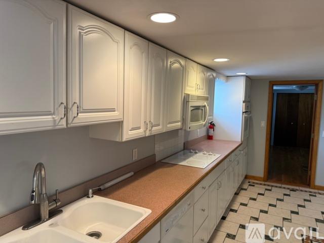 2 BR, 1 BA Apartment 39 Dartmouth St, Unit 1, Watertown, MA 02472