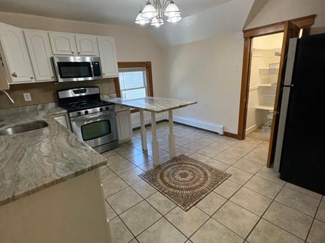 2 BR, 1 BA Apartment 39 Farquhar St, Unit 3, Boston, MA 02131