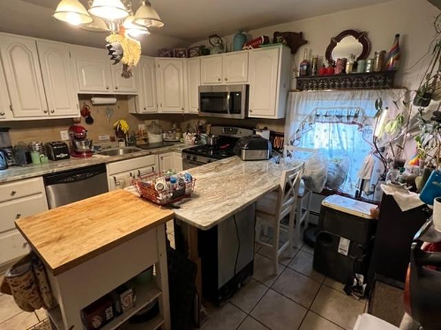 2 BR, 1 BA Apartment 39 Farquhar St, Unit 3, Boston, MA 02131