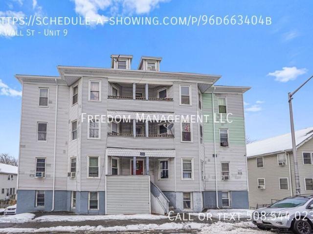 2 BR, 1 BA Apartment 39 Wall St, Worcester, MA 01604