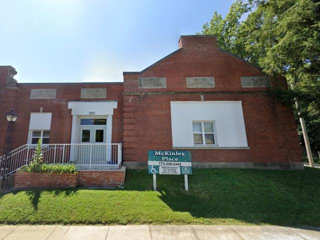2 BR, 1 BA Apartment 303 W. Sloan, Harrisburg, IL 62946