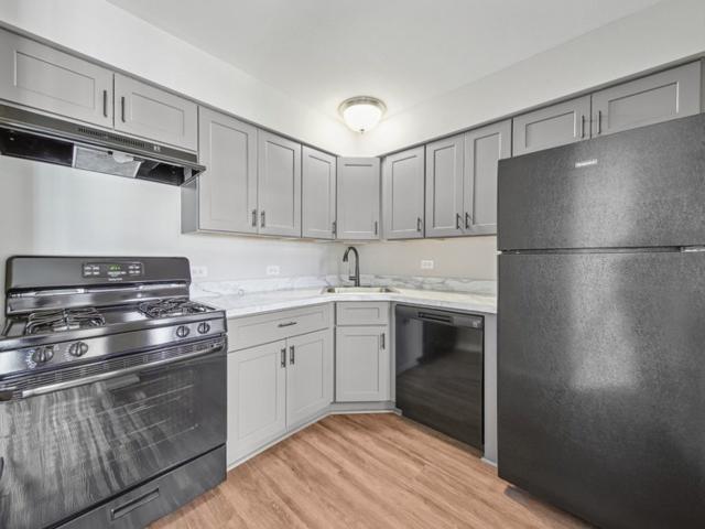 2 BR, 1 BA Apartment 303 L W Besinger Drive Unit 606 2B, Carpentersville, IL 60110