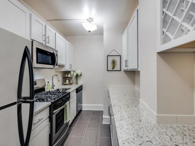 2 BR, 1 BA Apartment 3000 Connecticut Avenue Unit 136, Chevy Chase, MD 20815