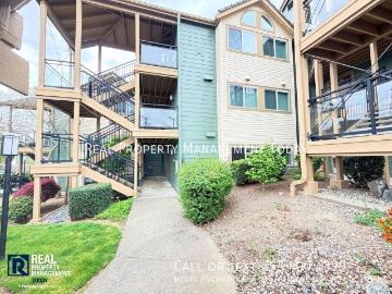 2 BR, 1 BA Apartment 3008 North Narrows Dr, Tacoma, WA 98407