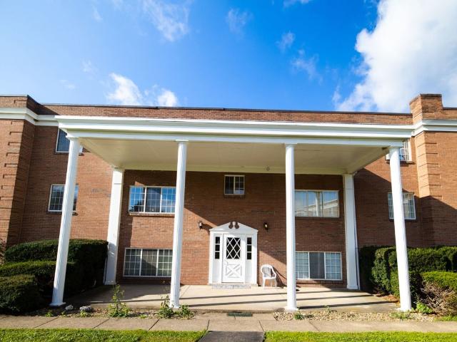 2 BR, 1 BA Apartment 300 Craigdell Road Unit Unit 206, New Kensington, PA 15068