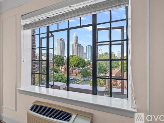 2 BR, 1 BA Apartment 301 W 10th St, Unit 502, Charlotte, NC 28202