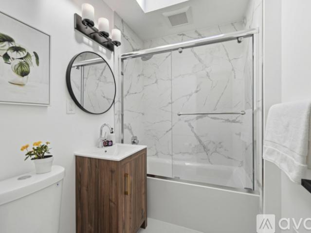 2 BR, 1 BA Apartment 301 Gambier St, San Francisco, CA 94134