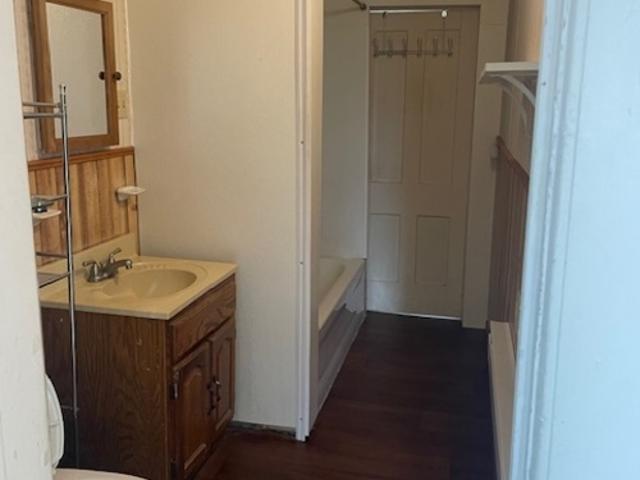 2 BR, 1 BA Apartment 301 North Church Street, Unit Unit A, Watertown, WI 53094