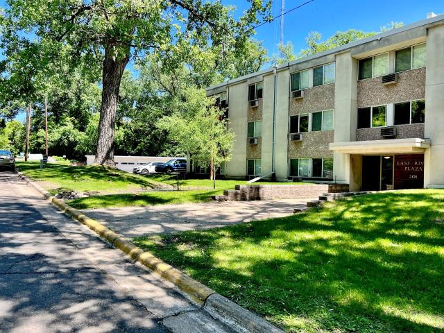 2 BR, 1 BA Apartment 301 SE Saint Anthony Avenue Unit 1L, Minneapolis, MN 55414