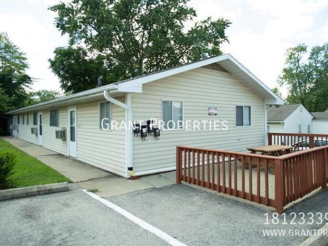 2 BR, 1 BA Apartment 304 E 20th St, Bloomington, IN 47408