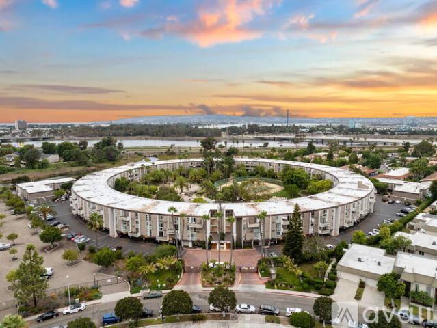 2 BR, 1 BA Apartment 3050 Rue Dorleans, Unit 495, San Diego, CA 92110