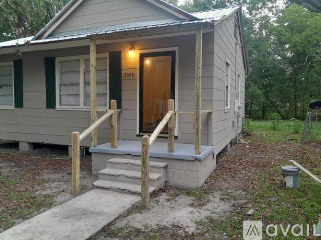 2 BR, 1 BA Apartment 3062 4th St Cir, Jacksonville, FL 32254