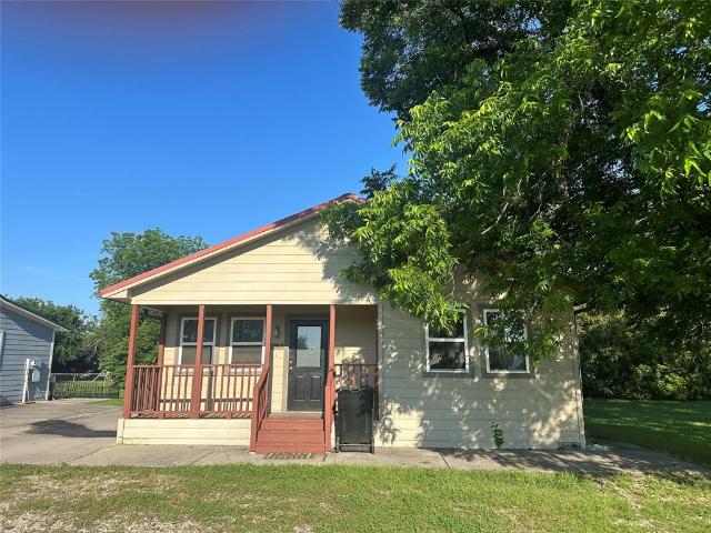 2 BR, 1 BA Apartment 306 College St, Lone Oak, TX 75453