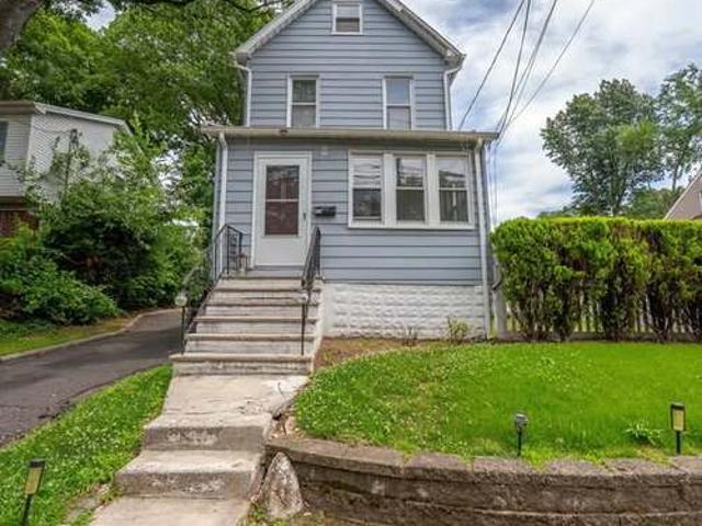 2 BR, 1 BA Apartment 306 E Passaic Ave, Nutley, NJ 07110