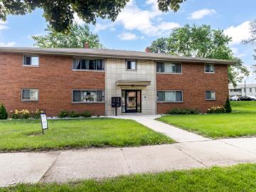 2 BR, 1 BA Apartment 3073 W Ruskin Ct, Milwaukee, WI 53215