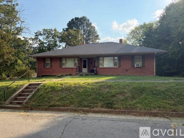 2 BR, 1 BA Apartment 308 Fifth St, Unit Lower Level, Clarksville, VA 23927