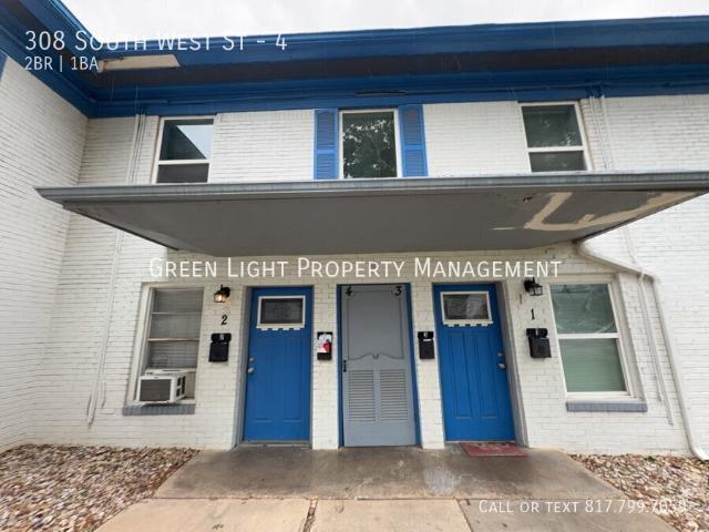 2 BR, 1 BA Apartment 308 South West St, Arlington, TX 76010