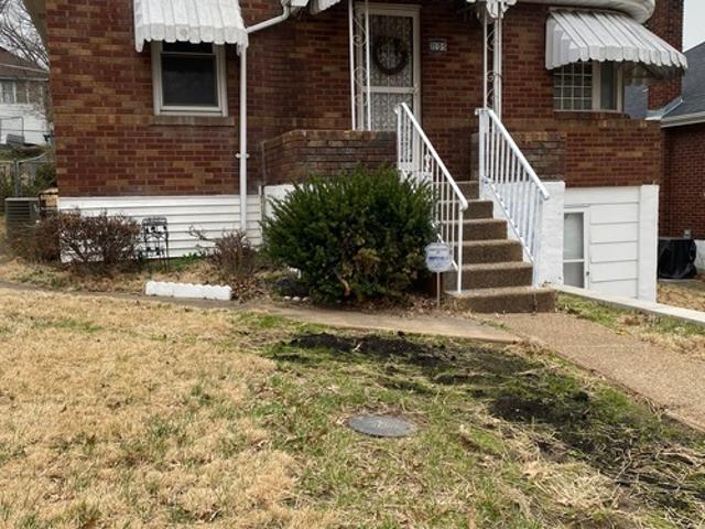 2 BR, 1 BA Apartment 3105 Gary Drive, St. Louis, MO 63121