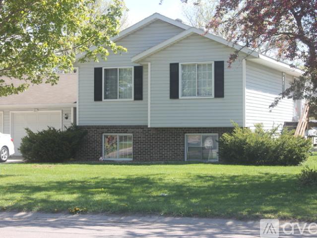 2 BR, 1 BA Apartment 311 23rd St SE, Unit 2, Willmar, MN 56201