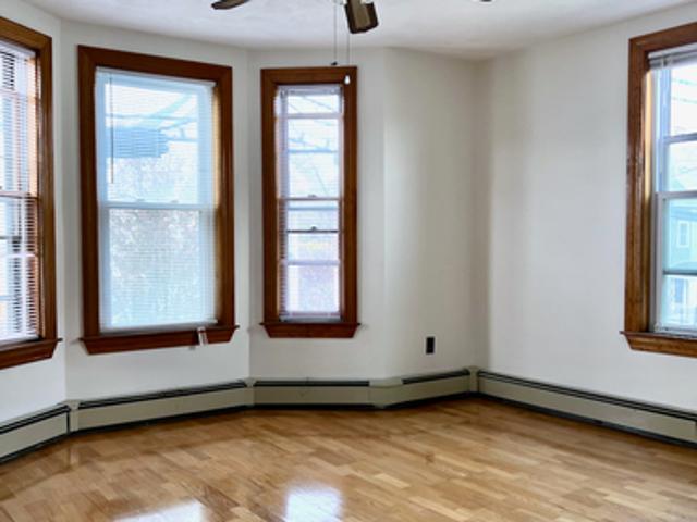 2 BR, 1 BA Apartment 312 Washington St, Unit 2, Somerville, MA 02143
