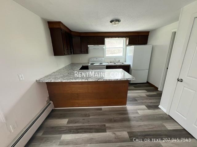 2 BR, 1 BA Apartment 312 Main Rd N Apt Hampden, ME 04444