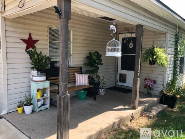 2 BR, 1 BA Apartment 317 James Street, Terrell, TX 75160