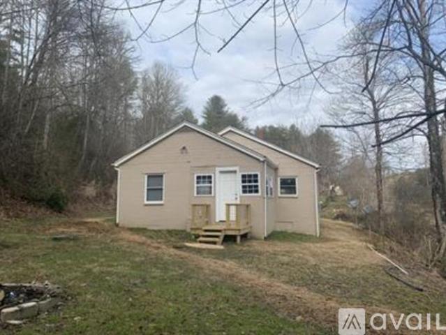 2 BR, 1 BA Apartment 3182 Gabriels Crk Rd, Mars Hill, NC 28754