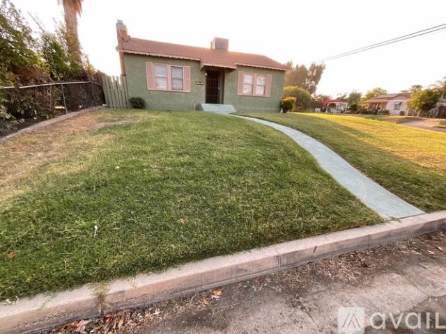 2 BR, 1 BA Apartment 318 S Myrtle St, Bakersfield, CA 93304