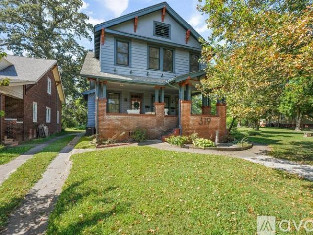 2 BR, 1 BA Apartment 319 E Scott Ave, Unit 3, Knoxville, TN 37917
